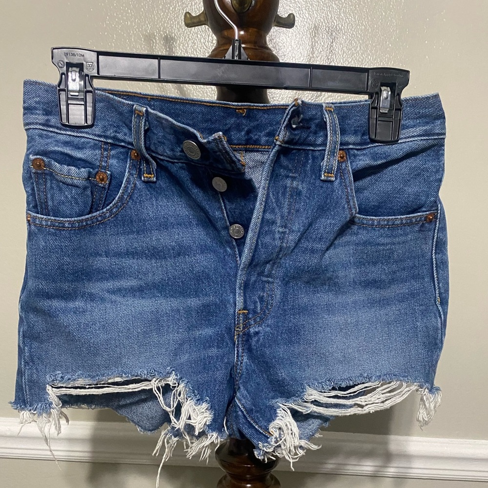 Levi denim shorts 4 button